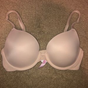 BRAND NEW VICTORIAS SECRET PINK BRA